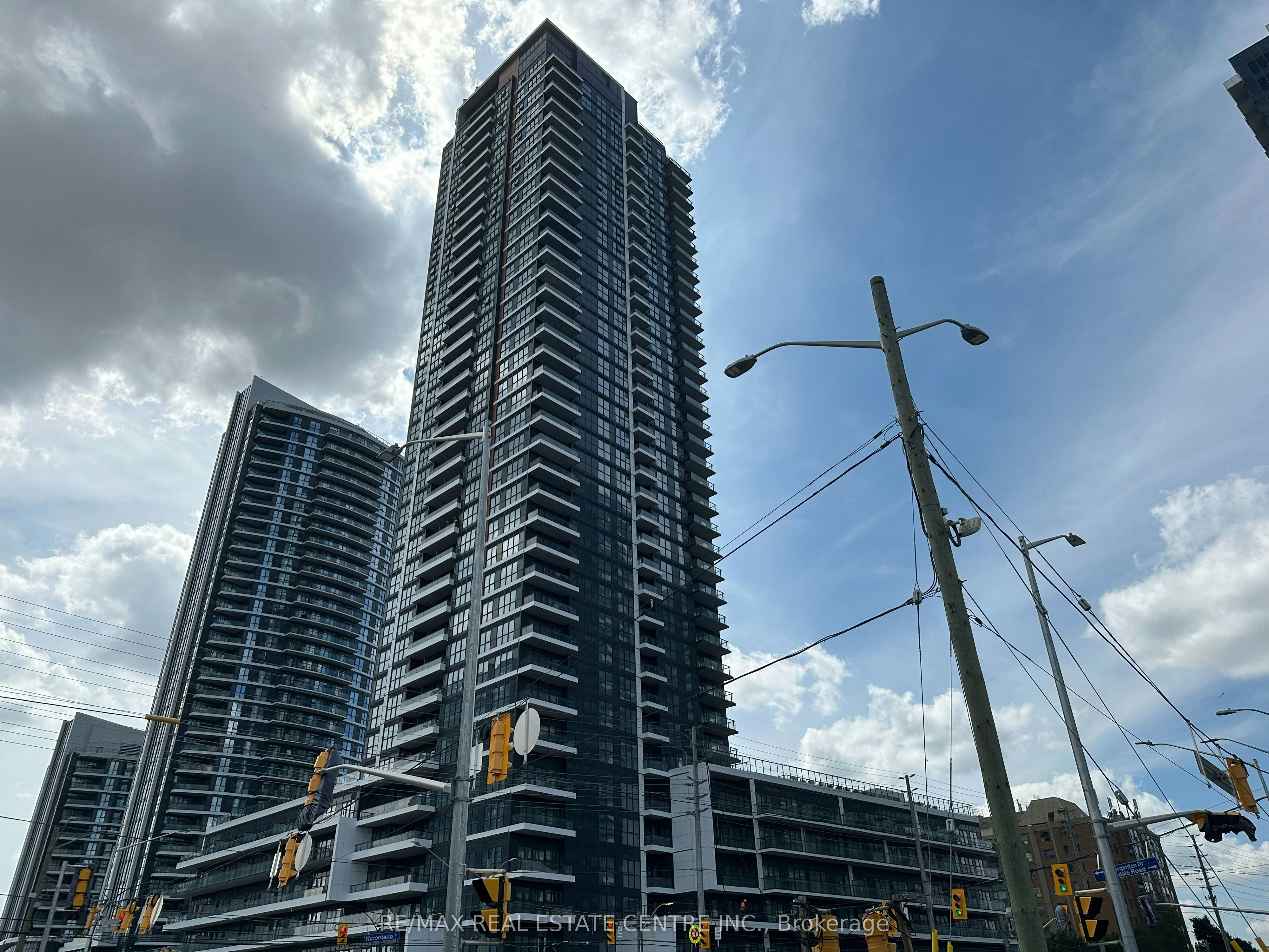 420-15 Watergarden Drive, Mississauga, ON, L5R 0H4