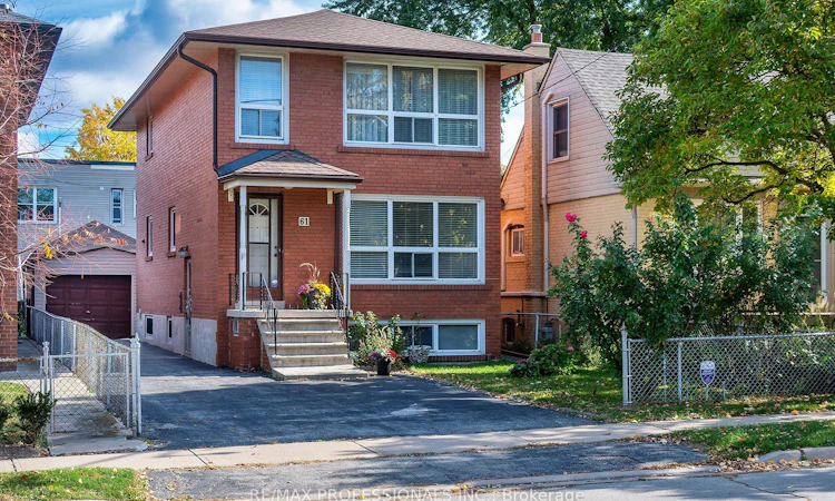 61 Rosemeade Avenue