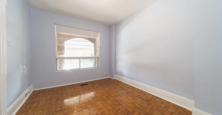 Main-862 Ossington Avenue, Toronto, ON, M6G 3V1 - 3
