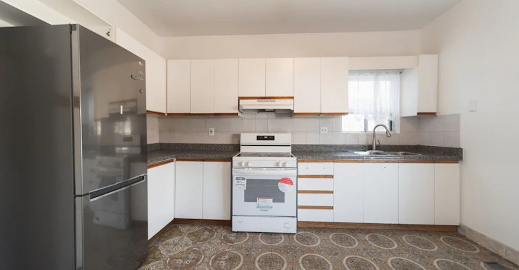 Main-862 Ossington Avenue, Toronto, ON, M6G 3V1 - 11