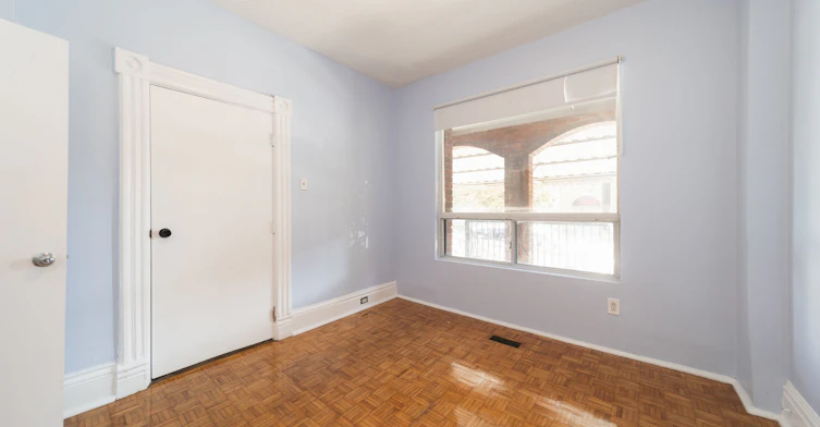 Main-862 Ossington Avenue, Toronto, ON, M6G 3V1 - 4
