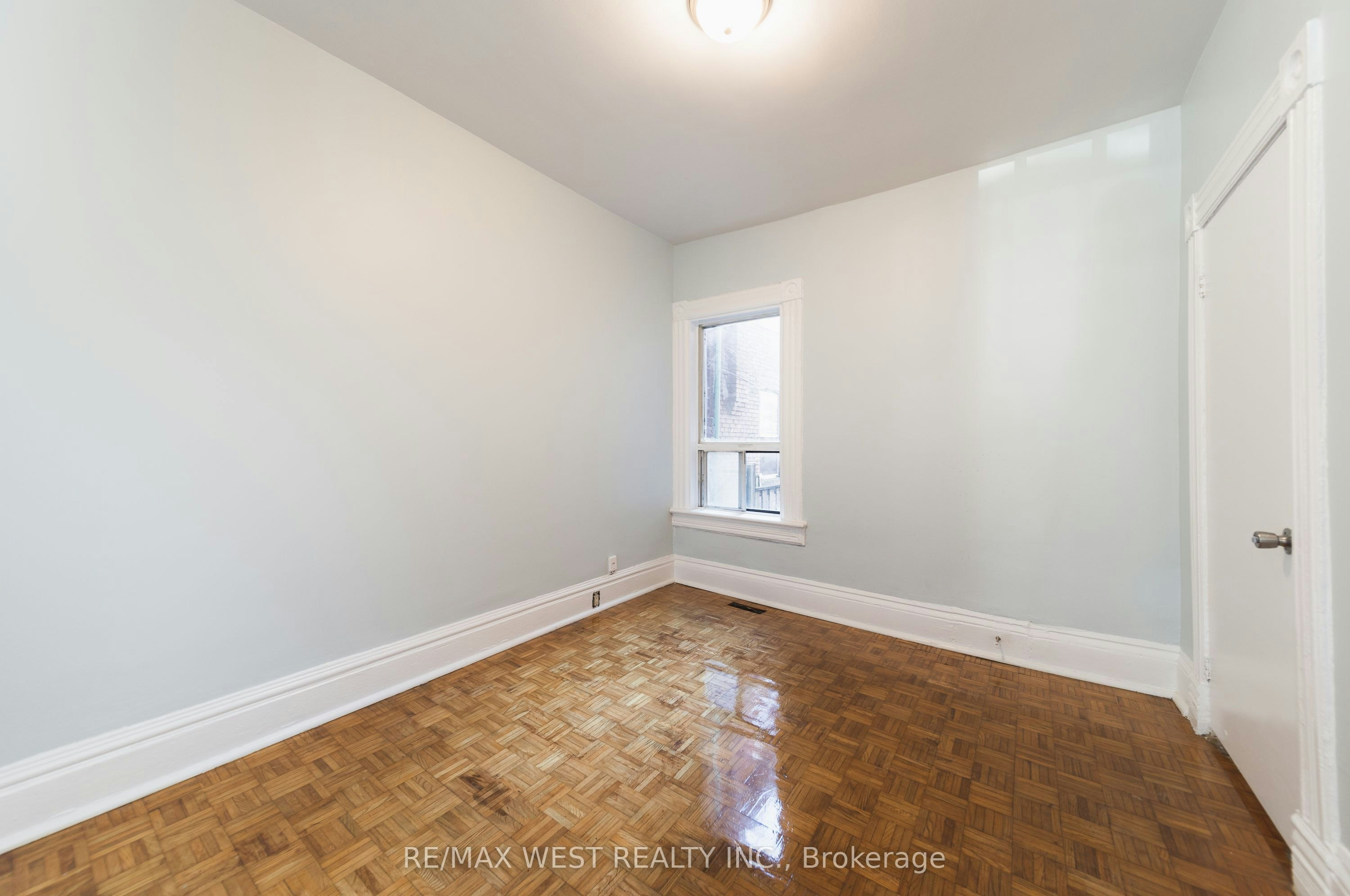 Main-862 Ossington Avenue, Toronto, ON, M6G 3V1 - 5