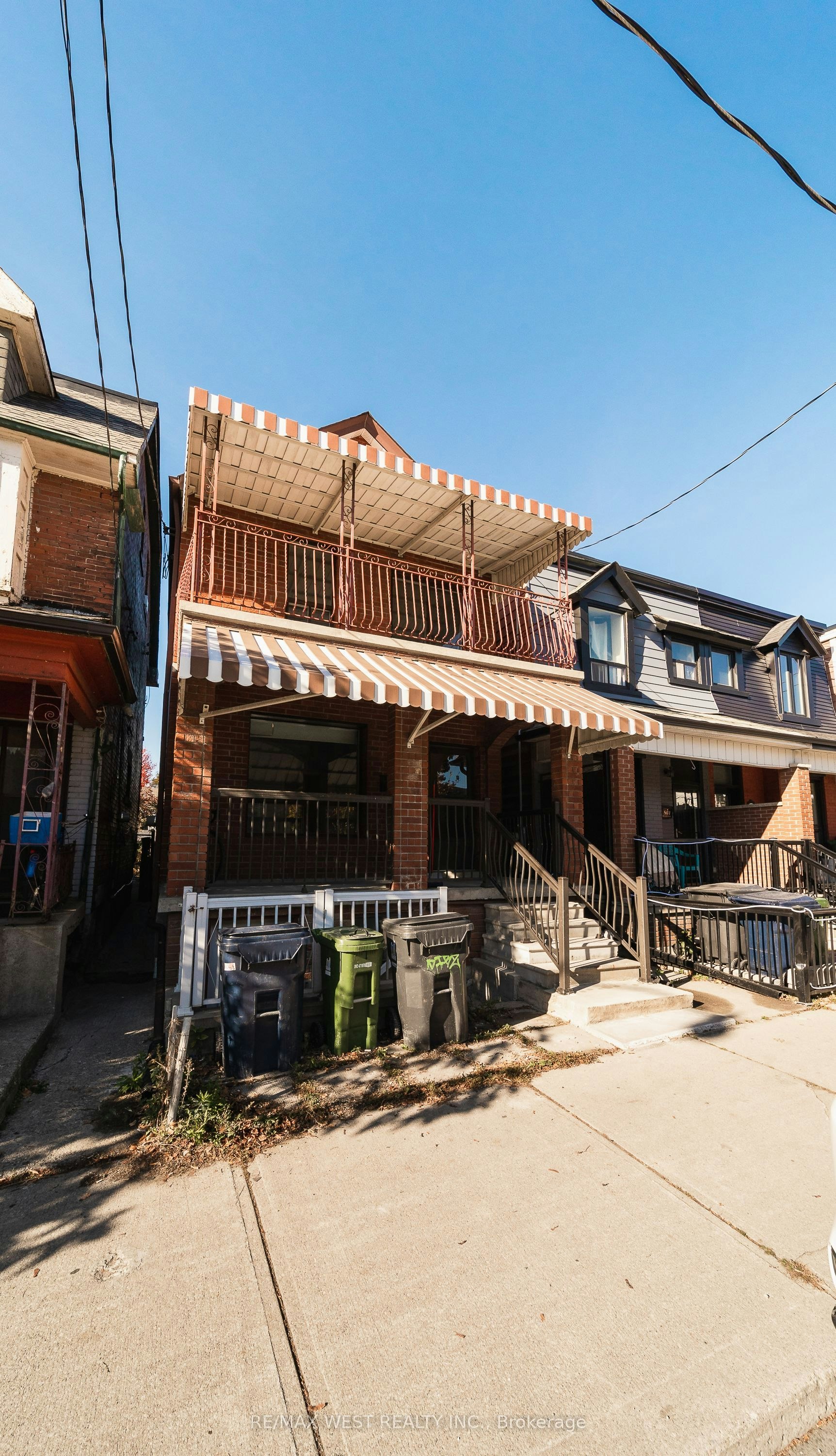 Main-862 Ossington Avenue, Toronto, ON, M6G 3V1