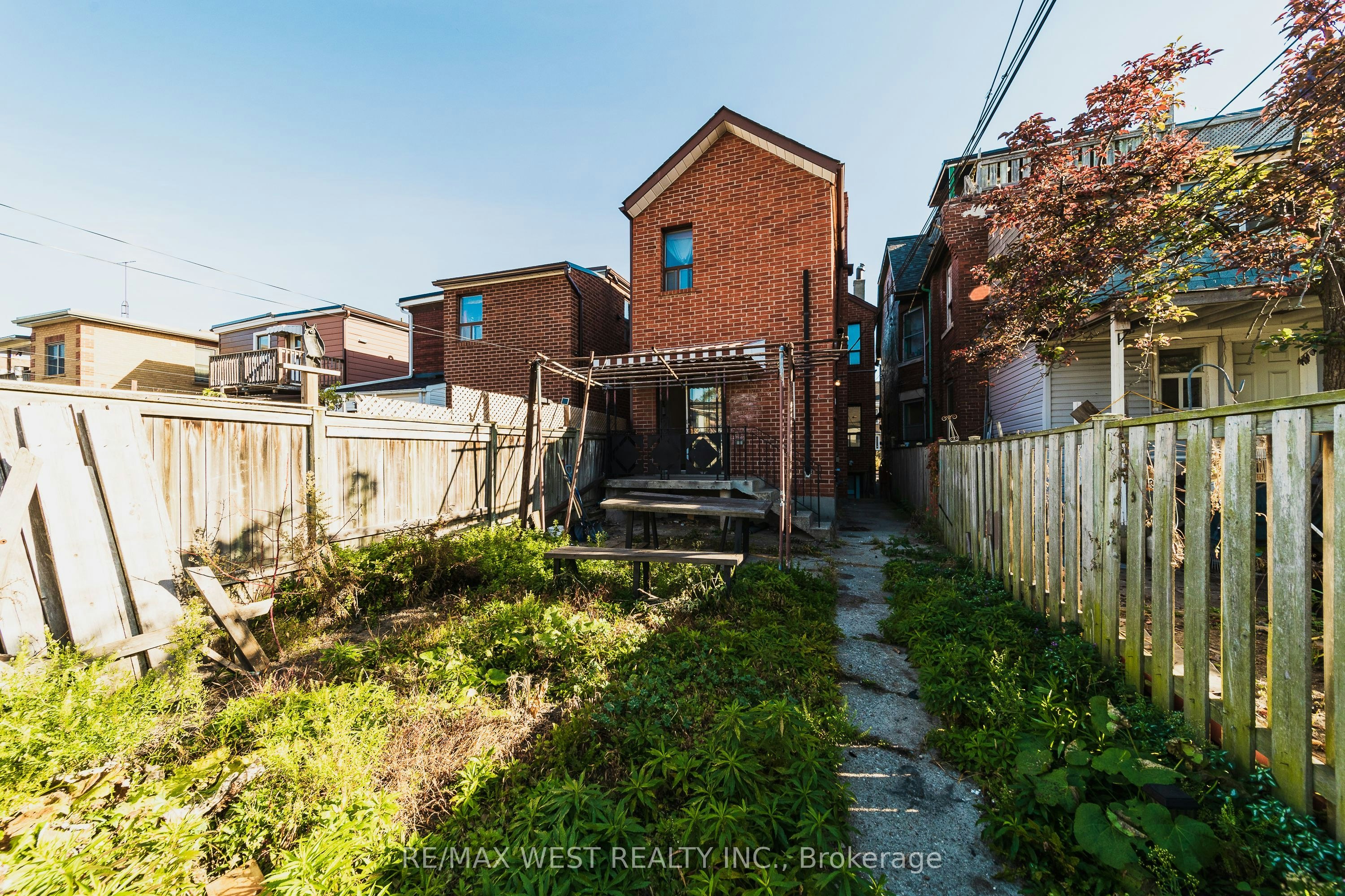 Main-862 Ossington Avenue, Toronto, ON, M6G 3V1 - 13