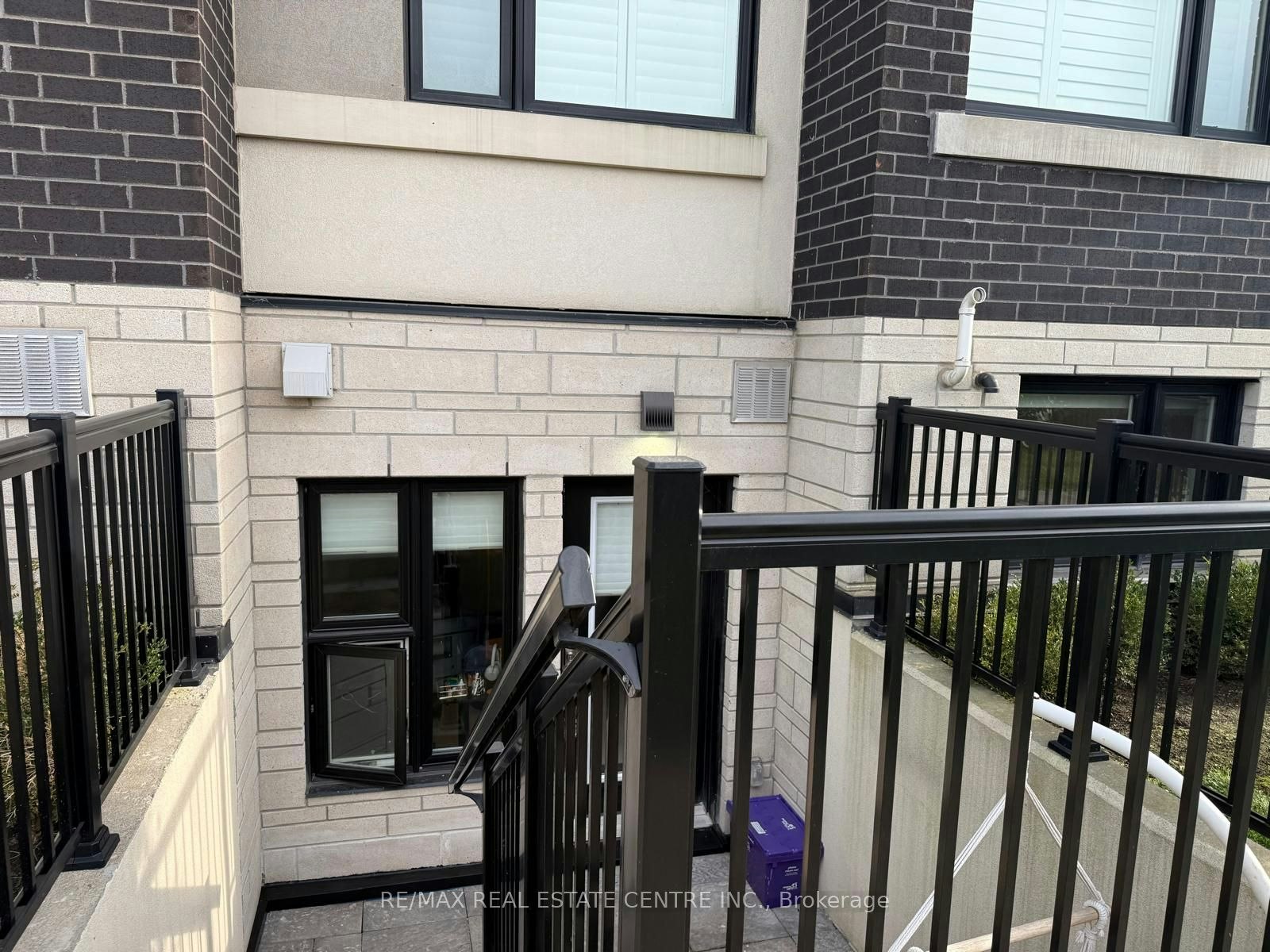 214-1137 Cooke Boulevard, Burlington, ON, L7T 0C3 - 2