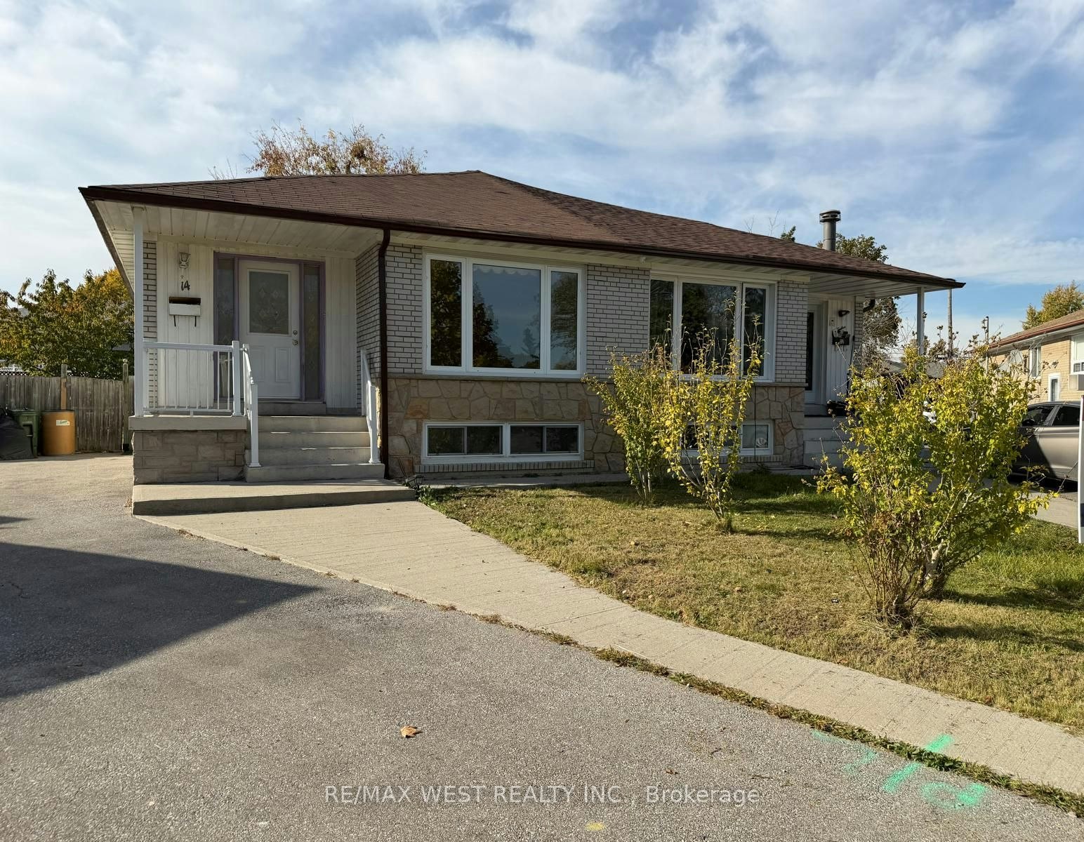 14 Melpham Court, Toronto, ON, M9V 2H3