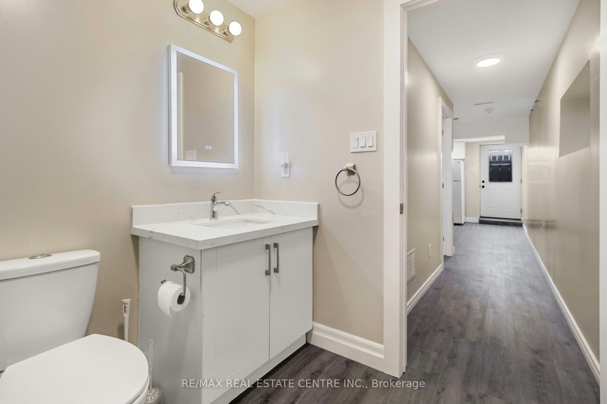 5 Rutherford Avenue, Toronto, ON, M6M 2C5 - 5