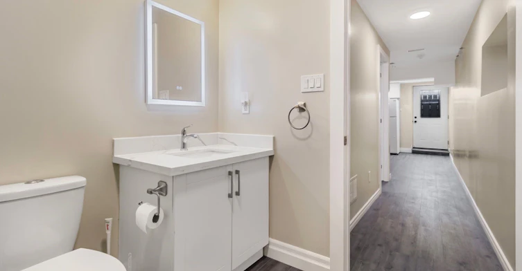 5 Rutherford Avenue, Toronto, ON, M6M 2C5 - 5