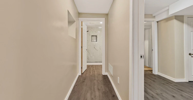 5 Rutherford Avenue, Toronto, ON, M6M 2C5 - 7