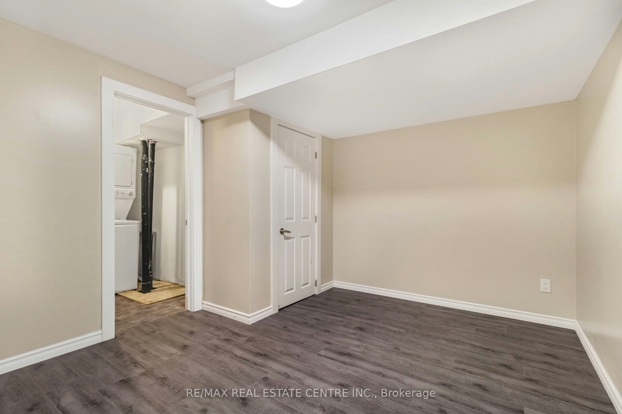 5 Rutherford Avenue, Toronto, ON, M6M 2C5 - 2