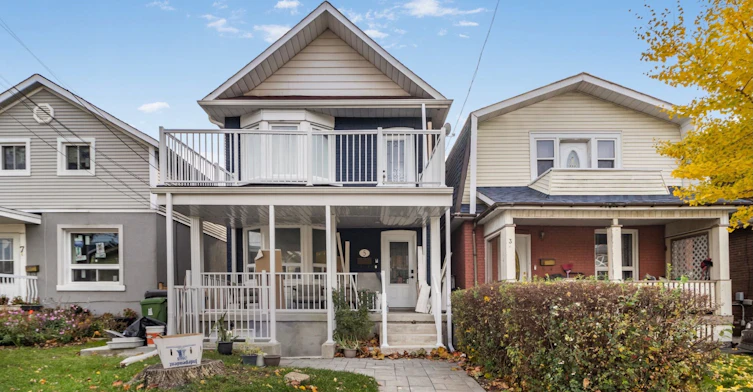 5 Rutherford Avenue, Toronto, ON, M6M 2C5