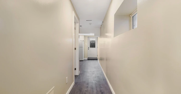 5 Rutherford Avenue, Toronto, ON, M6M 2C5 - 8