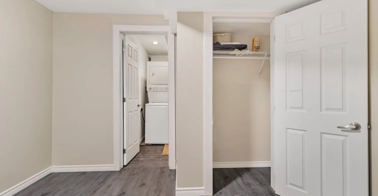 5 Rutherford Avenue, Toronto, ON, M6M 2C5 - 10