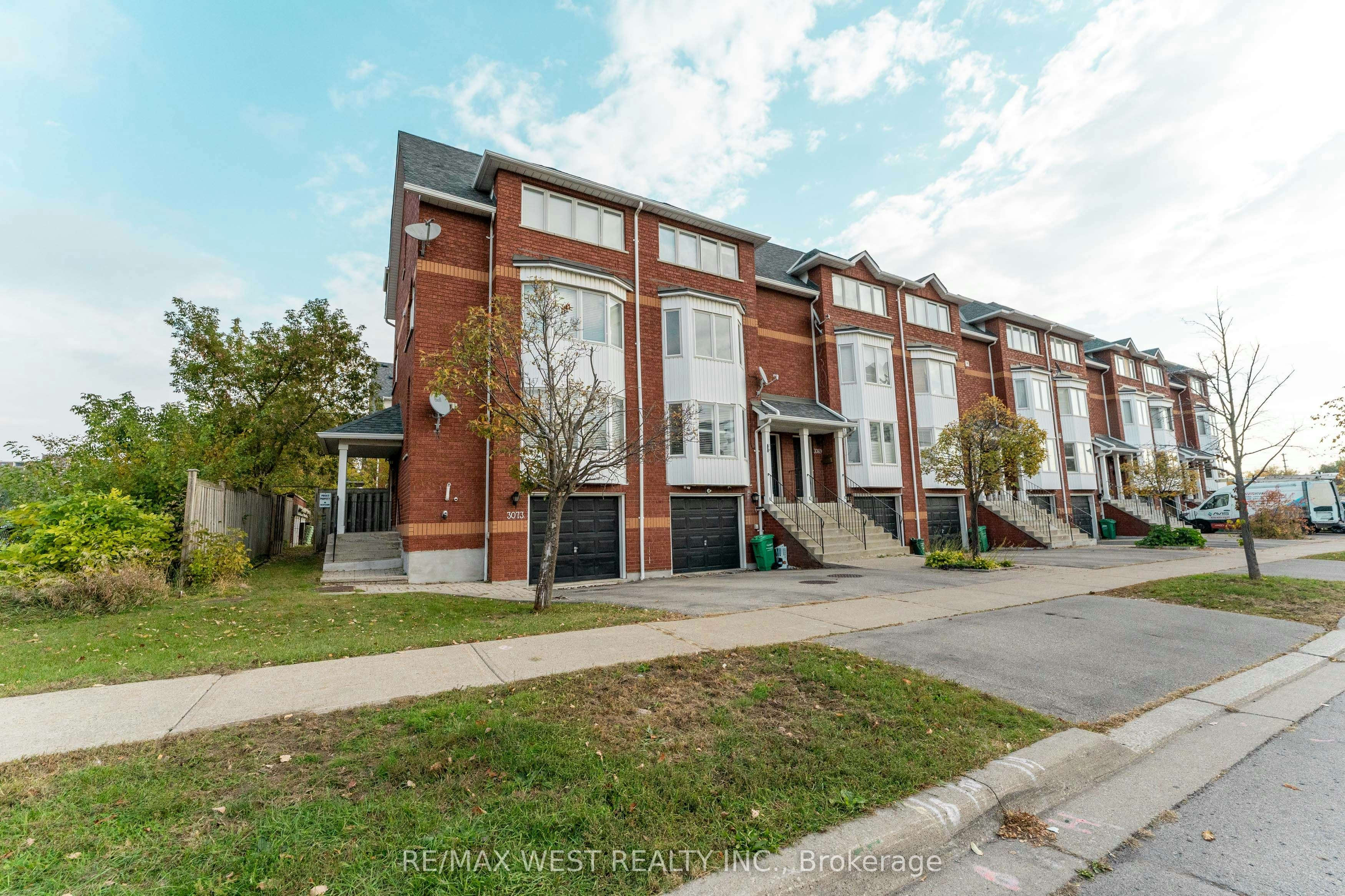 27-3073 Cook Street, Mississauga, ON, L5B 4J6