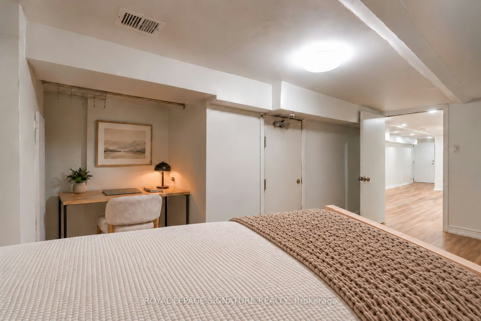 Lower-1043 Ossington Avenue, Toronto, ON, M6G 3V9 - 5