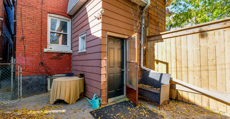 Lower-1043 Ossington Avenue, Toronto, ON, M6G 3V9 - 7