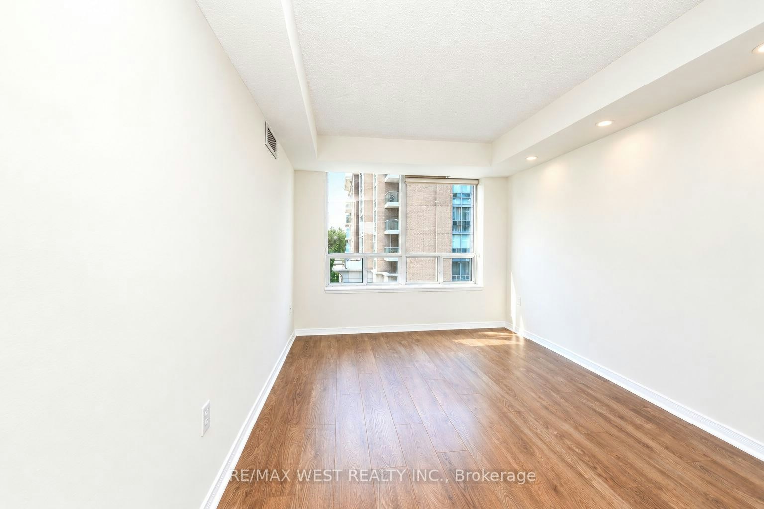 604-15 Michael Power Place, Toronto, ON, M9A 5G4 - 8