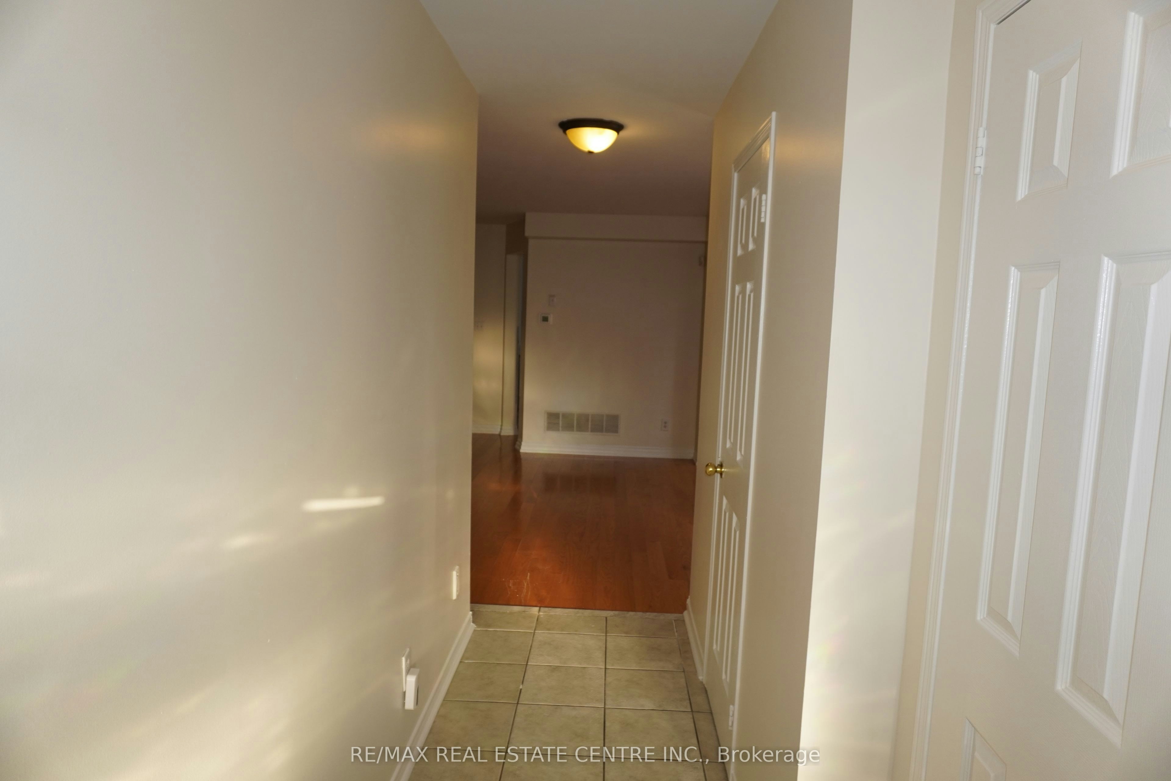 858 Bethany Crescent, Mississauga, ON, L5V 3B9 - 4