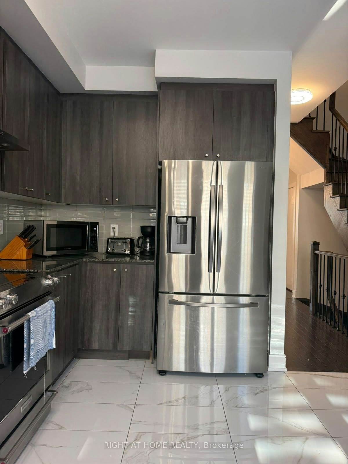1142 Beachcomber Road, Mississauga, ON, L5G 0B5 - 5