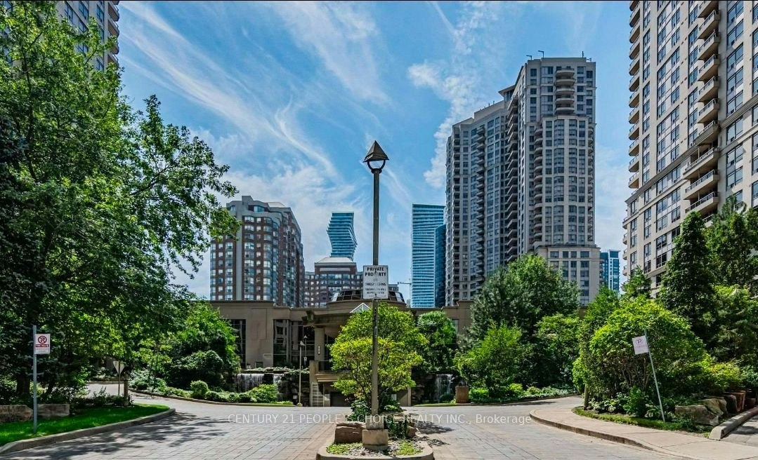 2425-3888 Duke Of York Boulevard, Mississauga, ON, L5A 4P5