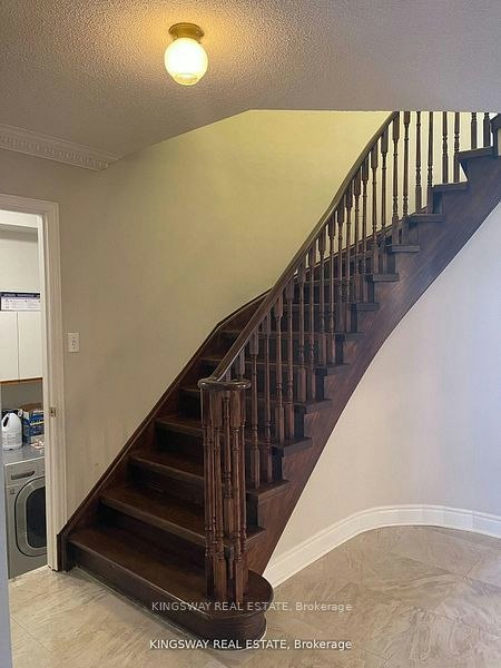 5933 Hemingway Road, Mississauga, ON, L5M 5M1 - 3