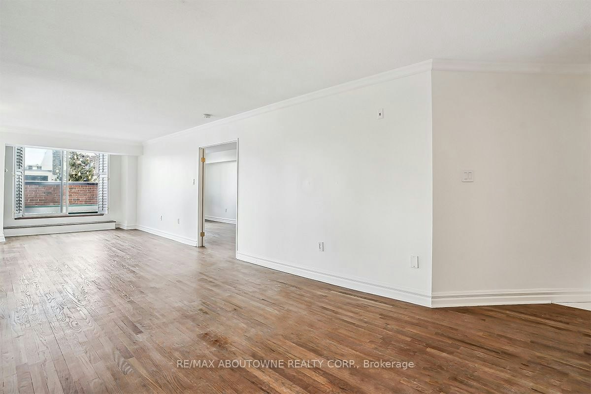 215-221 Robinson Street, Oakville, ON, L6J 7N9 - 6