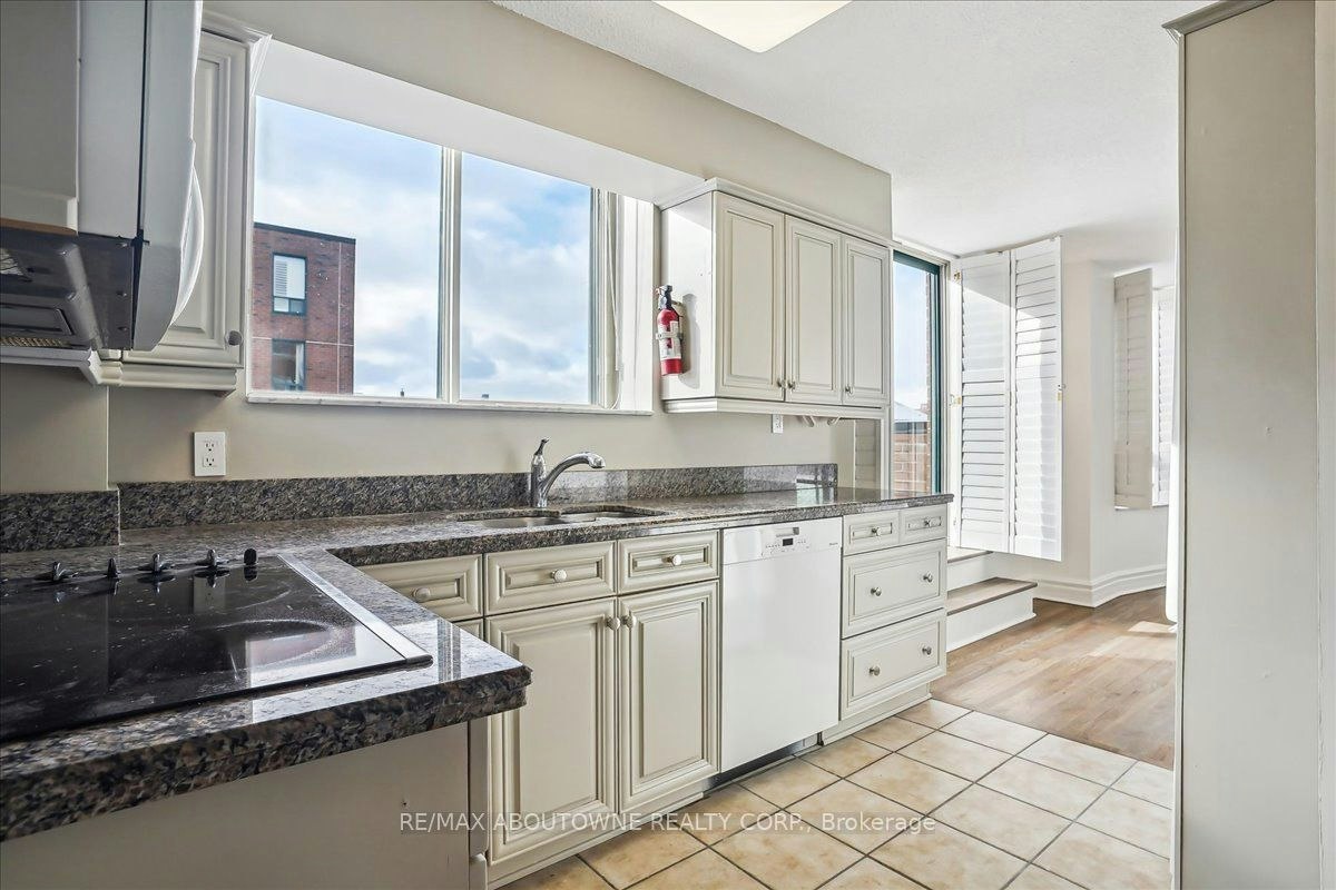215-221 Robinson Street, Oakville, ON, L6J 7N9 - 13