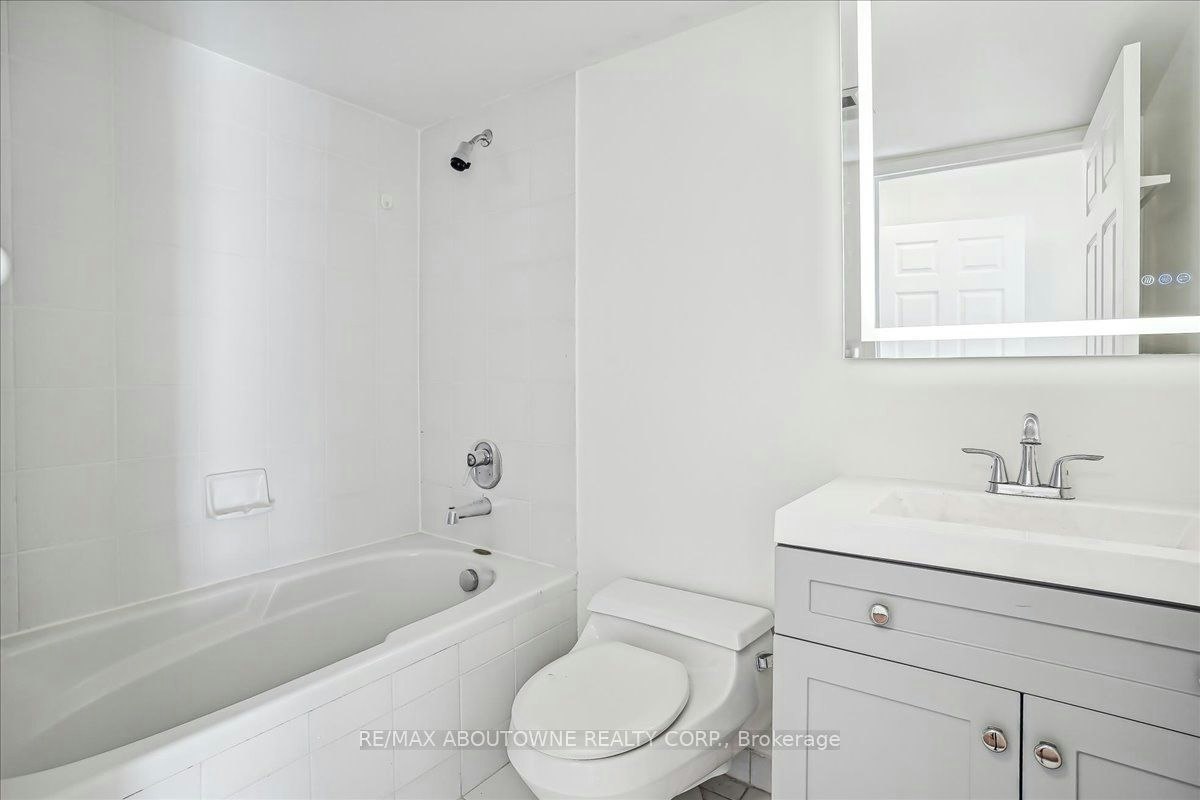 215-221 Robinson Street, Oakville, ON, L6J 7N9 - 25