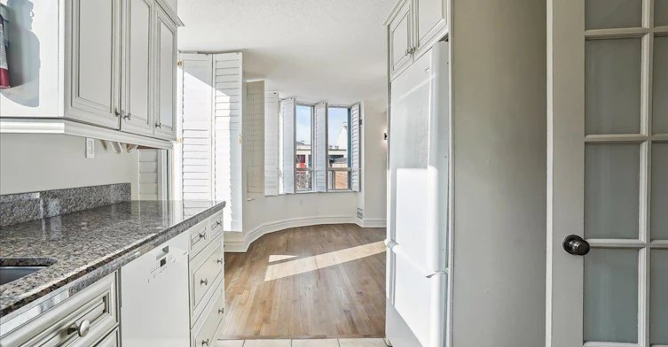 215-221 Robinson Street, Oakville, ON, L6J 7N9 - 11