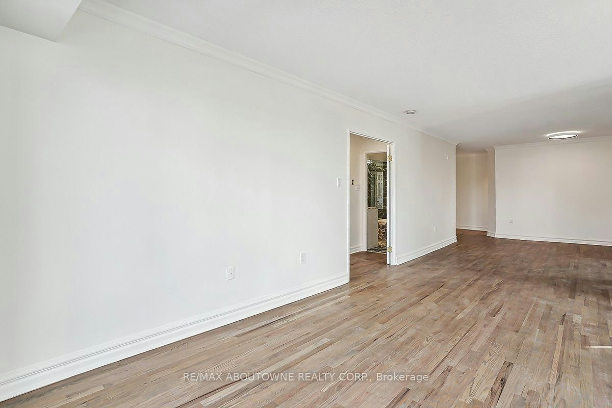 215-221 Robinson Street, Oakville, ON, L6J 7N9 - 9