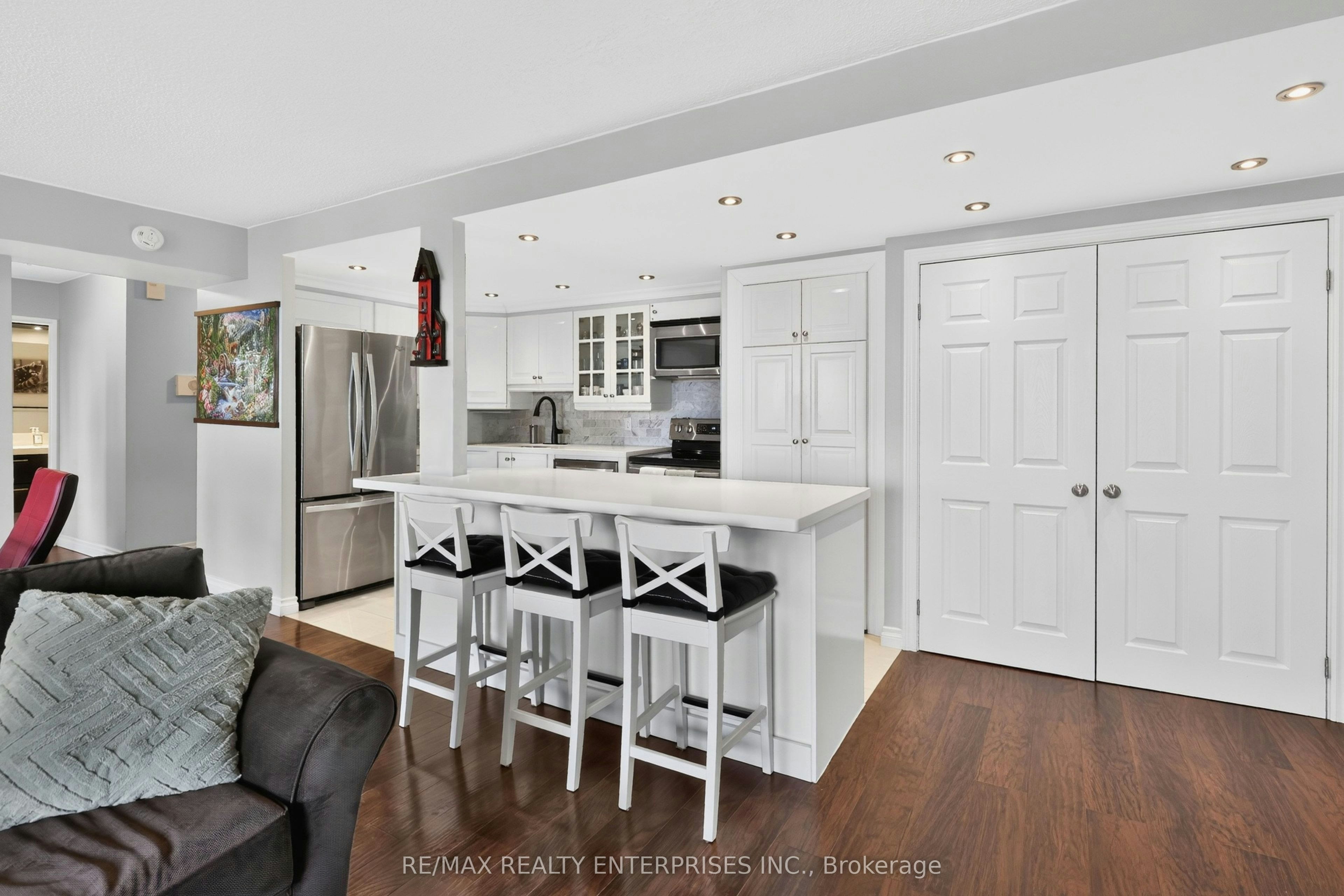 610-50 Elm Drive E, Mississauga, ON, L5A 3X2