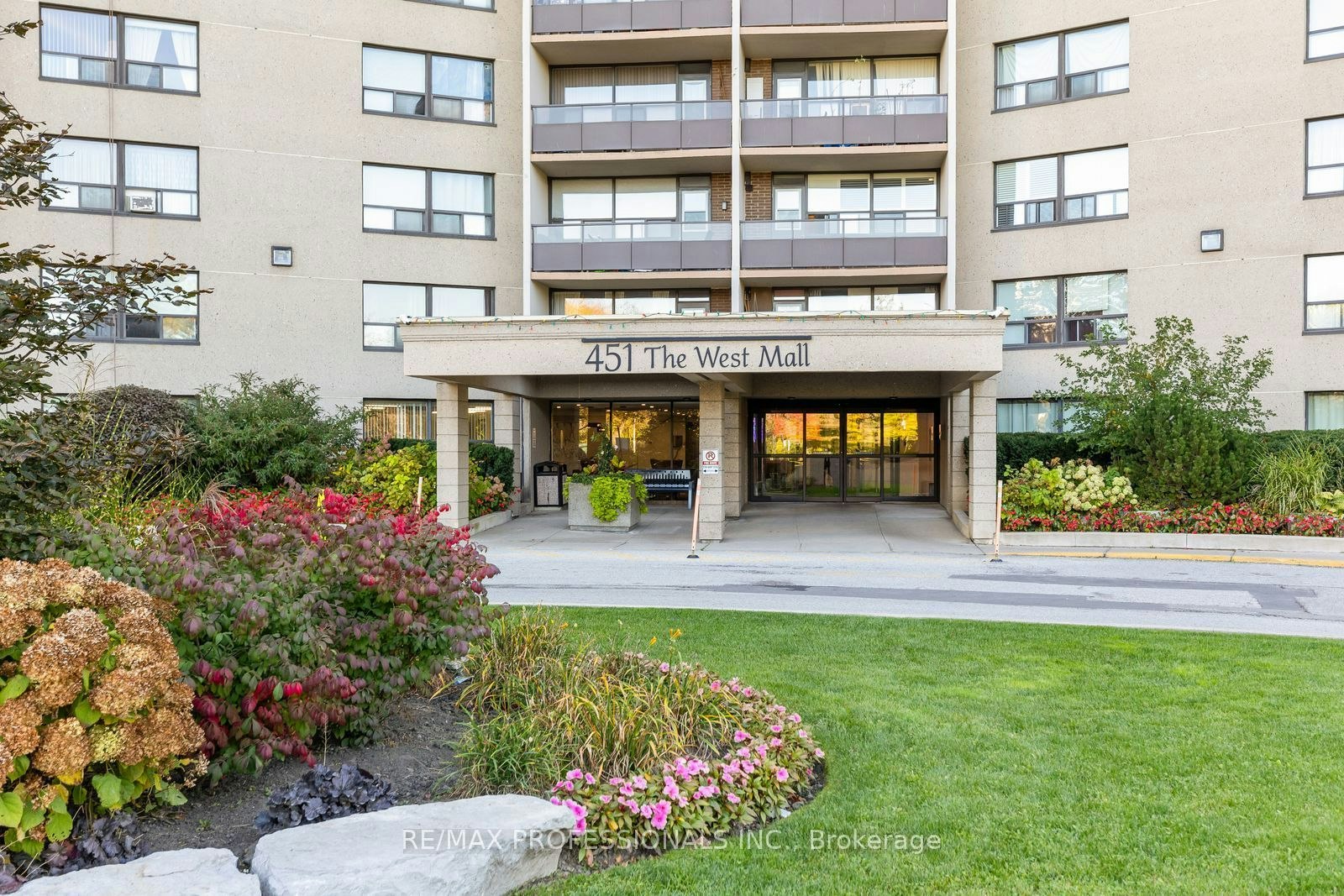 1102-451 The West Mall Drive, Toronto, ON, M9C 1G1