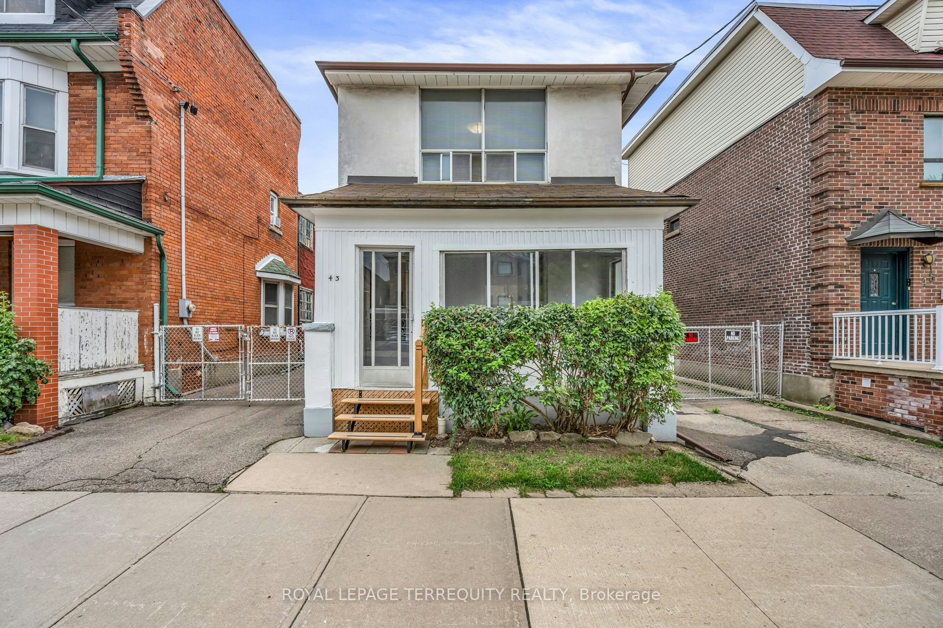43 Lappin Avenue, Toronto, ON, M6H 1Y3