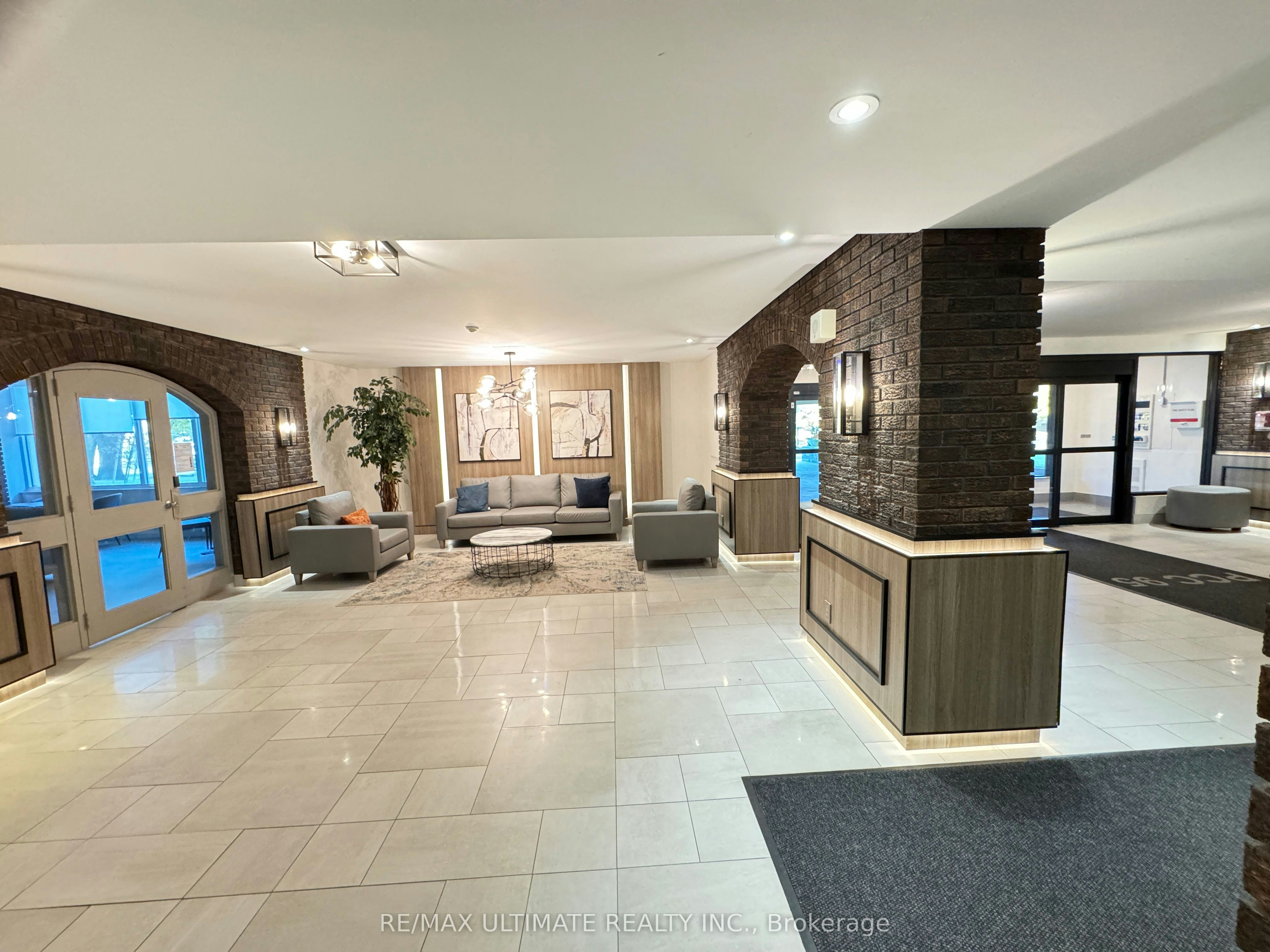 1004-966 Inverhouse Drive, Mississauga, ON, L5J 4B6 - 2
