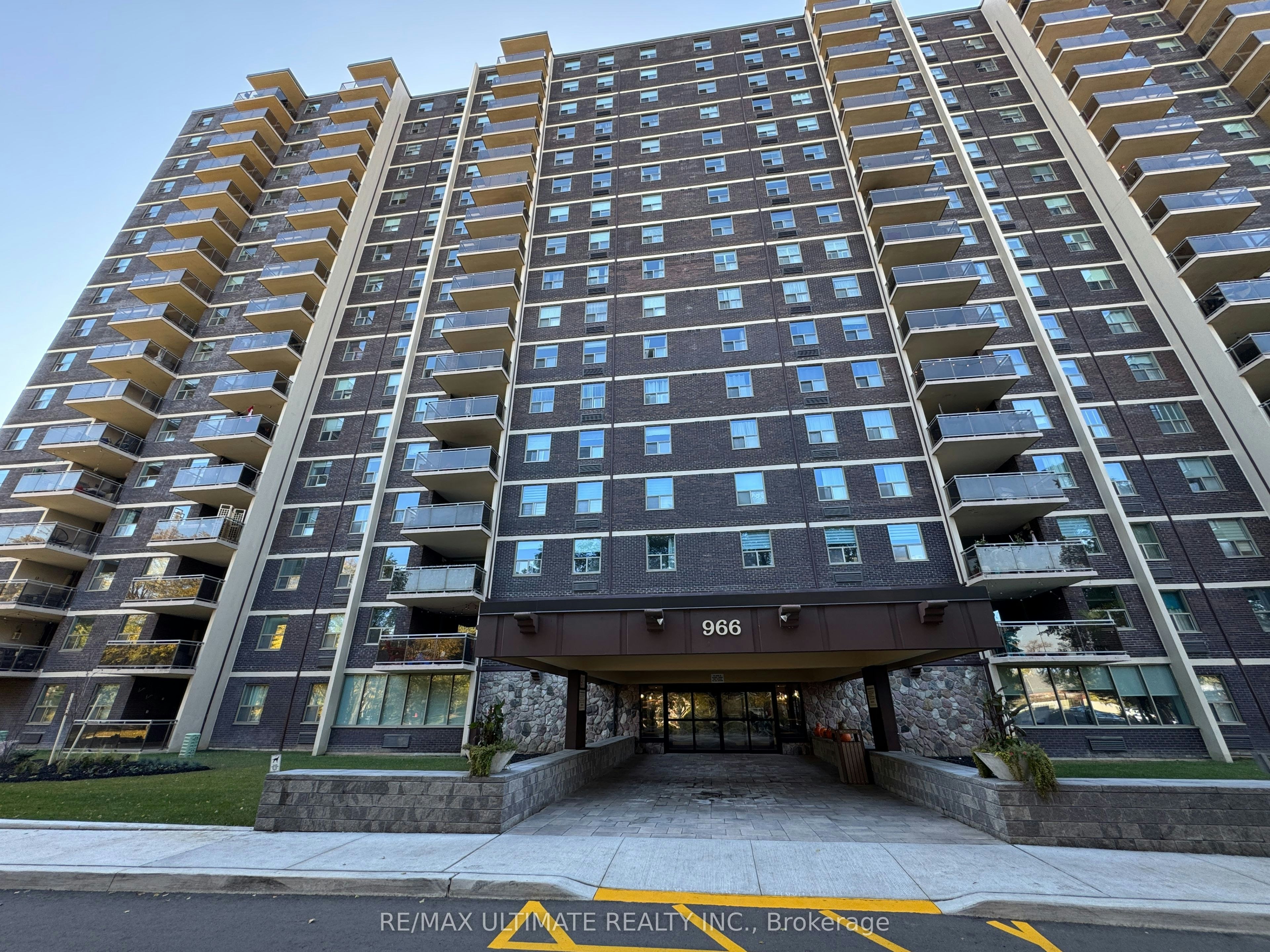 1004-966 Inverhouse Drive, Mississauga, ON, L5J 4B6