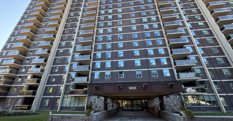 1004-966 Inverhouse Drive, Mississauga, ON, L5J 4B6