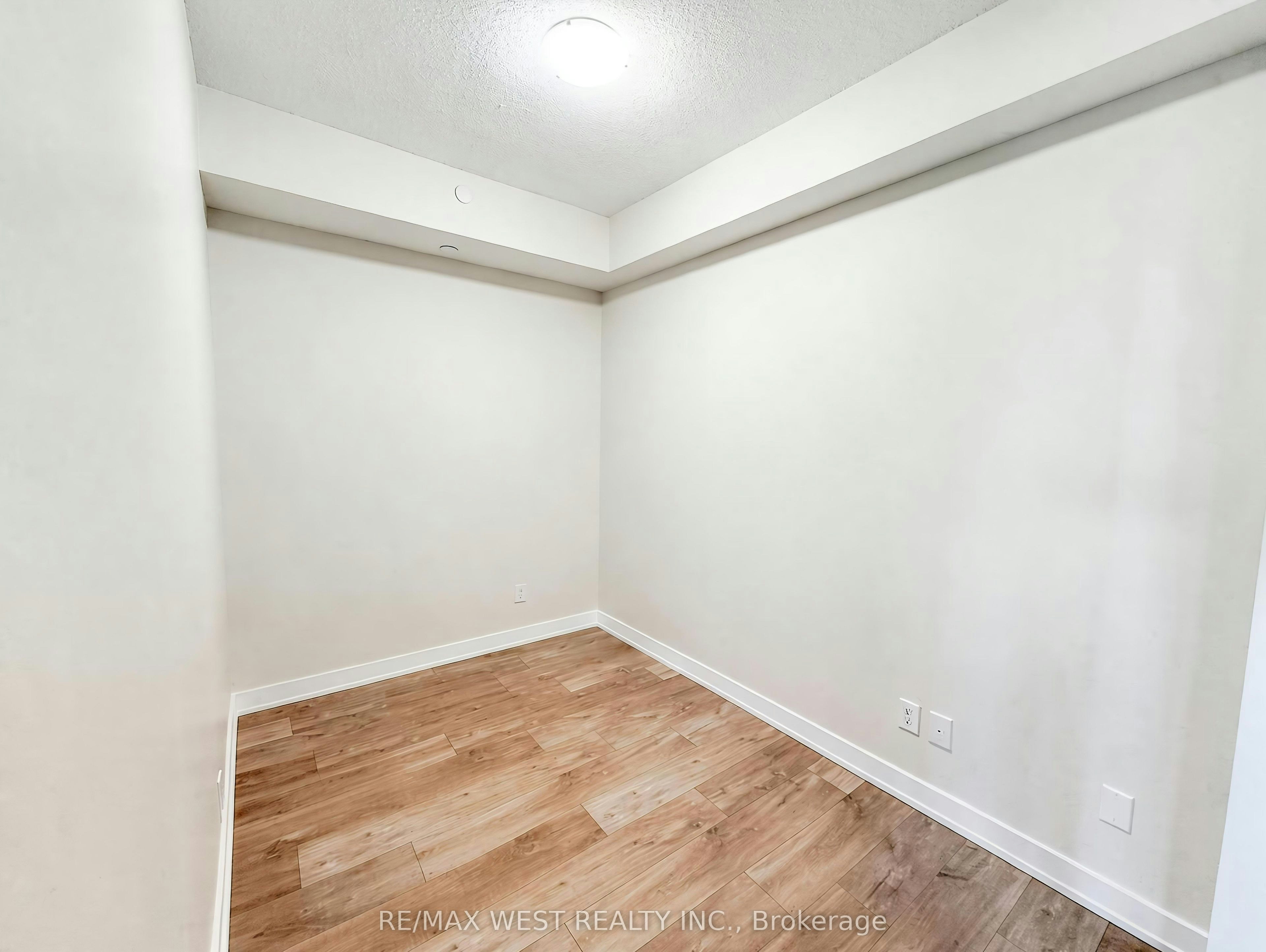 918-251 Maintoba Street, Toronto, ON, M8Y 0C7 - 6