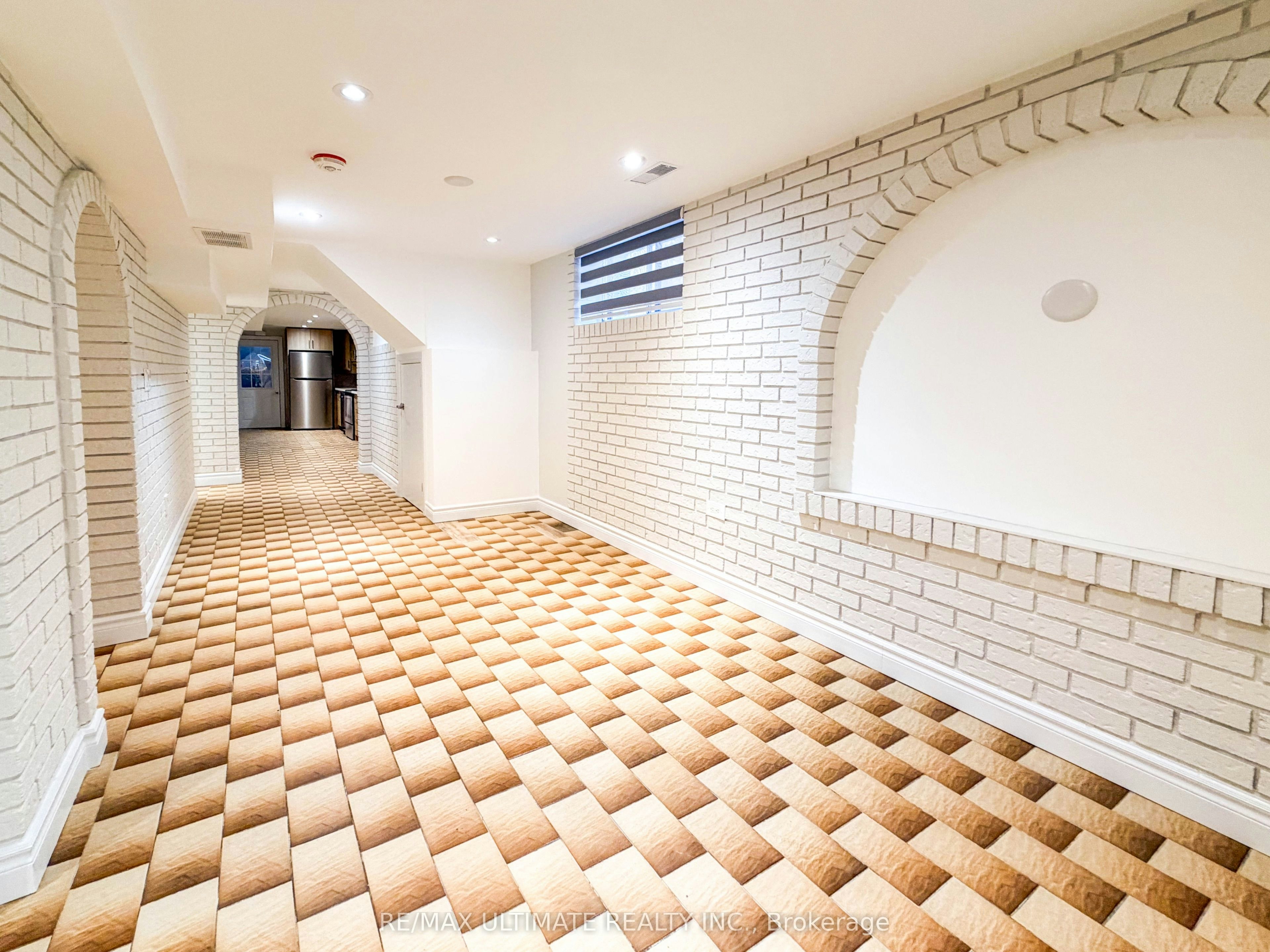 Lower-1077 Glencairn Avenue, Toronto, ON, M6B 2B1 - 13
