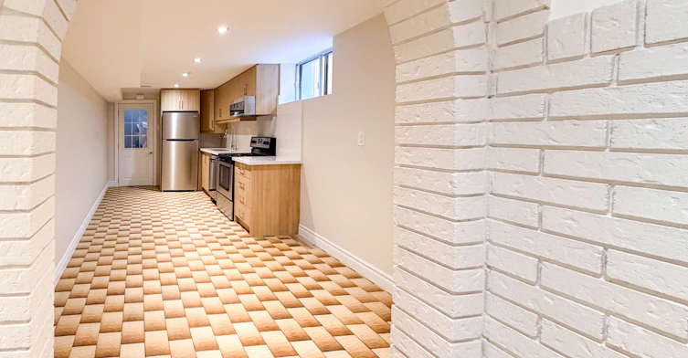 Lower-1077 Glencairn Avenue, Toronto, ON, M6B 2B1 - 14