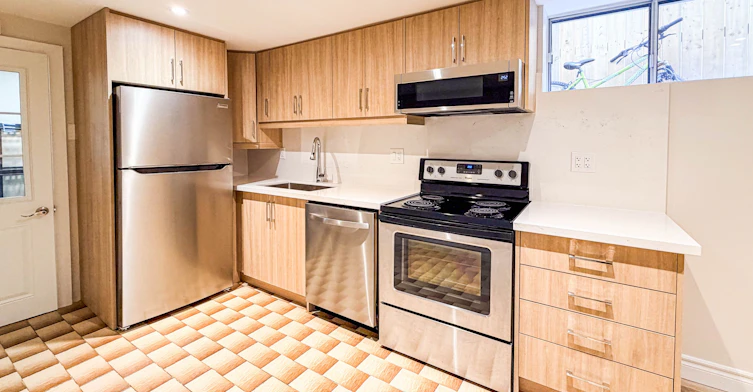 Lower-1077 Glencairn Avenue, Toronto, ON, M6B 2B1 - 4