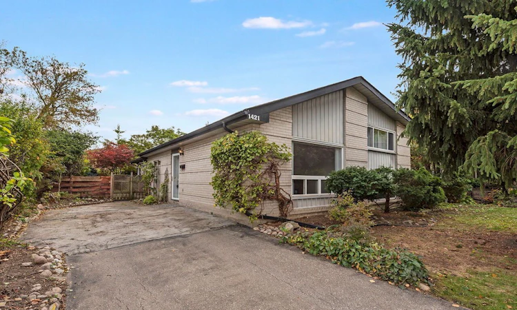 1421 Ludbrook Court