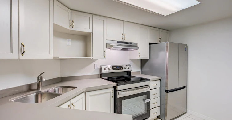 108-3499 Upper Middle Road, Burlington, ON, L6M 4M7 - 2