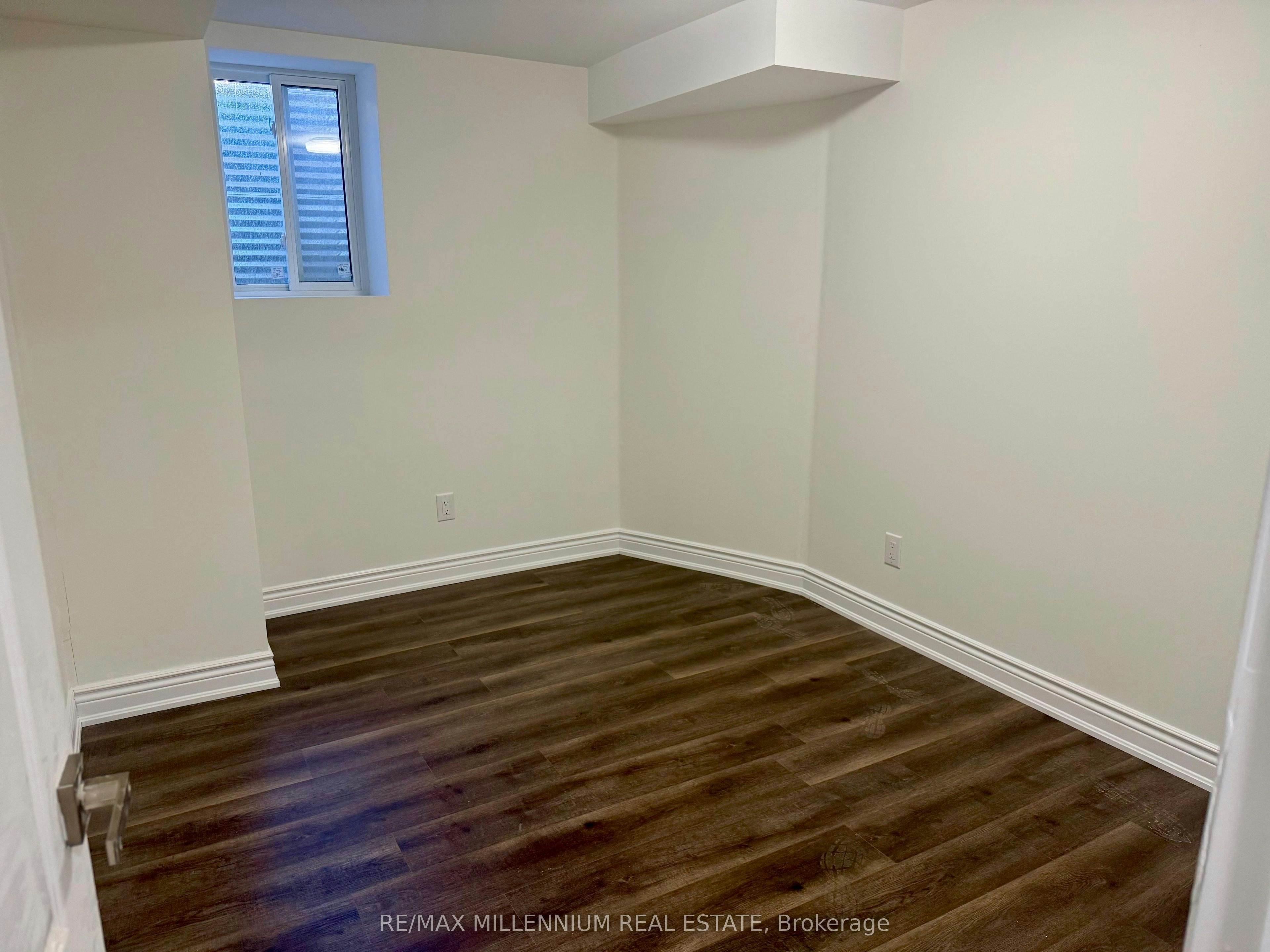 Bsmt-1527 Princelea Place, Mississauga, ON, L5M 3N9 - 3