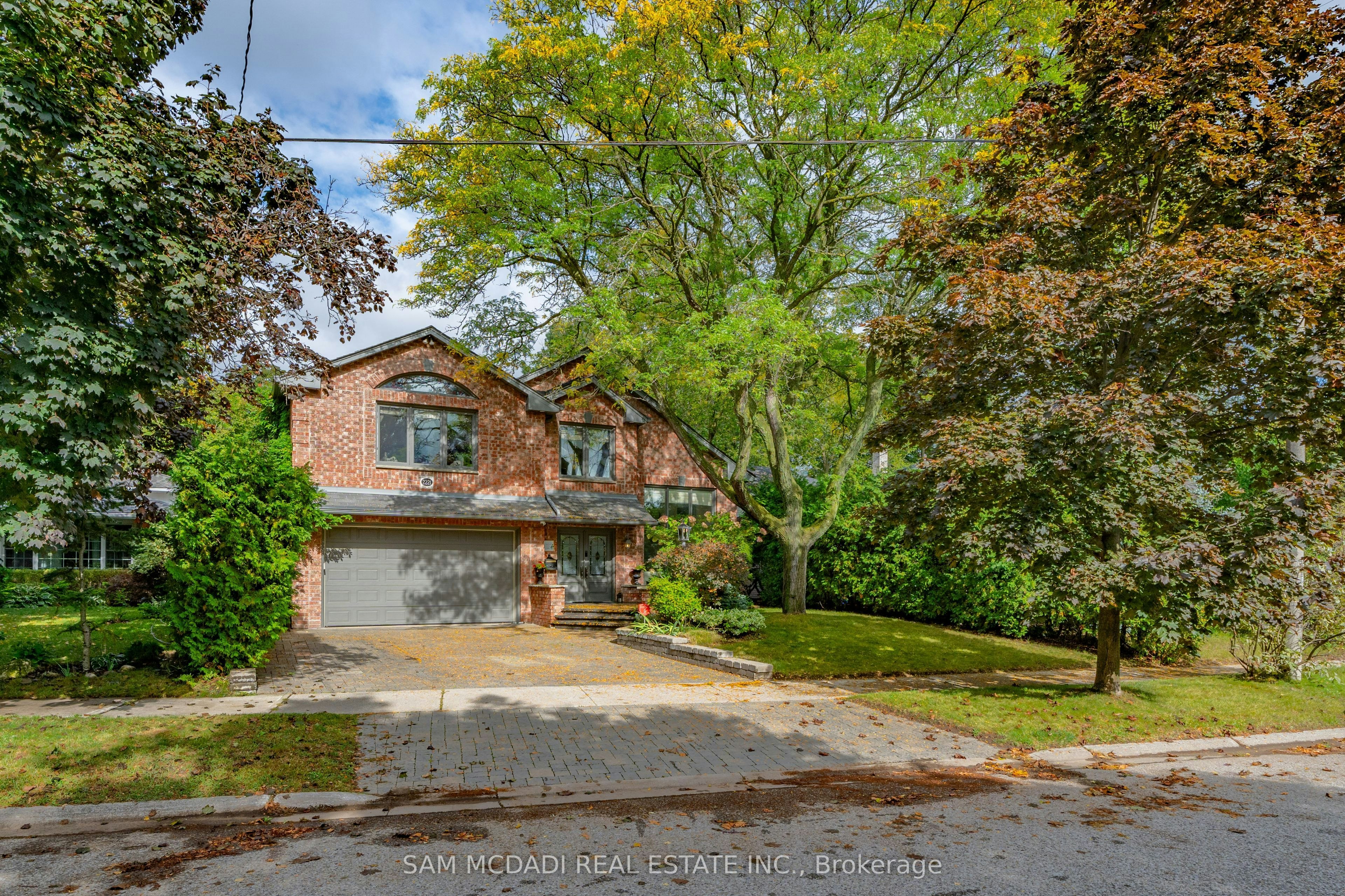 2221 Greenhurst Avenue, Mississauga, ON, L4X 1J5