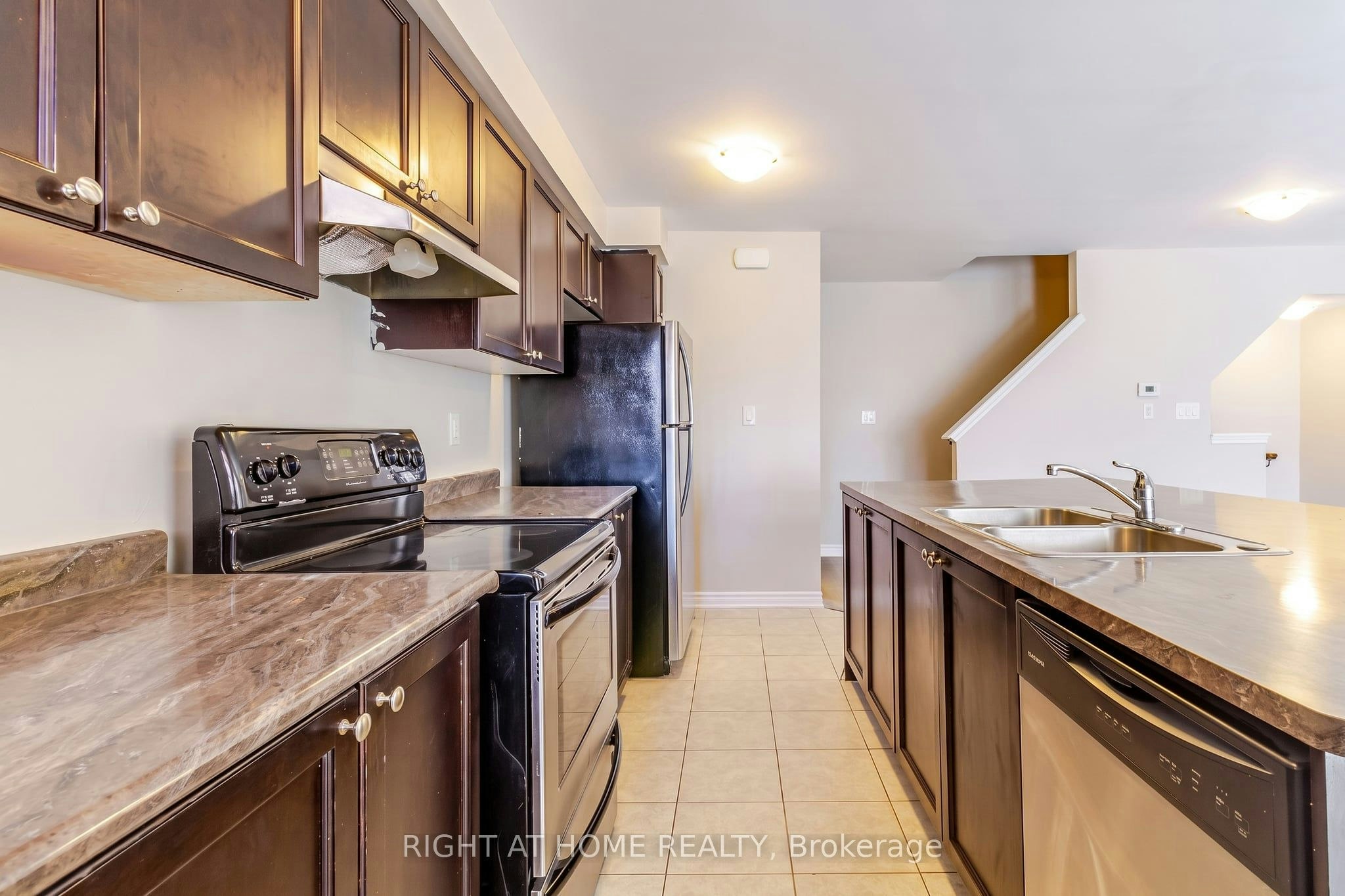 74 Frost Court, Milton, ON, L9T 7K6 - 9