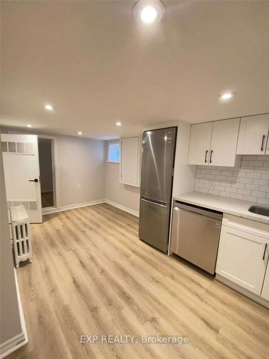 Lower-27 Snider Avenue, Toronto, ON, M6E 4R8 - 6