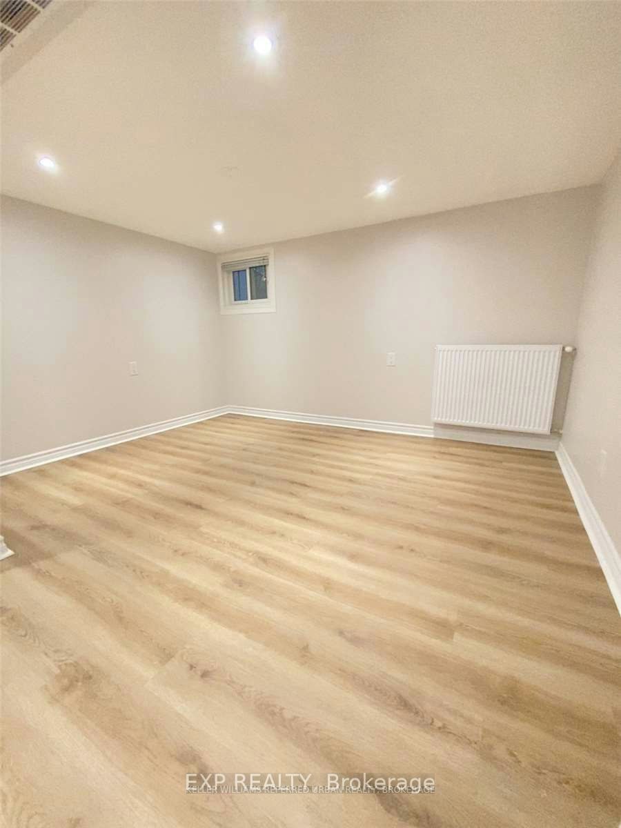 Lower-27 Snider Avenue, Toronto, ON, M6E 4R8 - 9