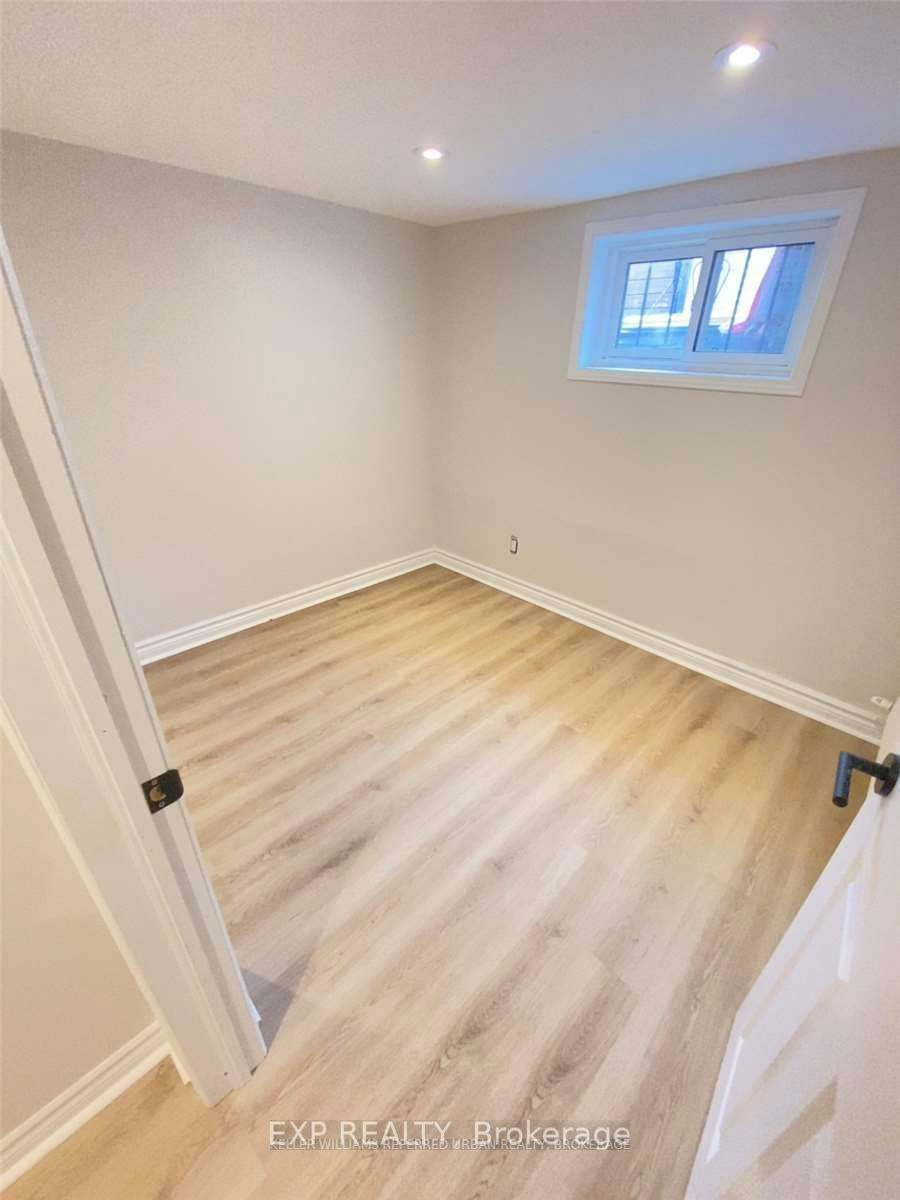 Lower-27 Snider Avenue, Toronto, ON, M6E 4R8 - 11