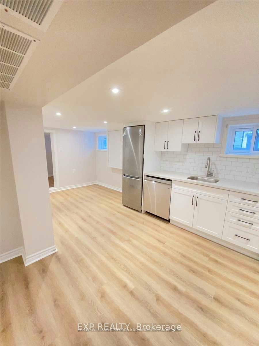 Lower-27 Snider Avenue, Toronto, ON, M6E 4R8 - 5