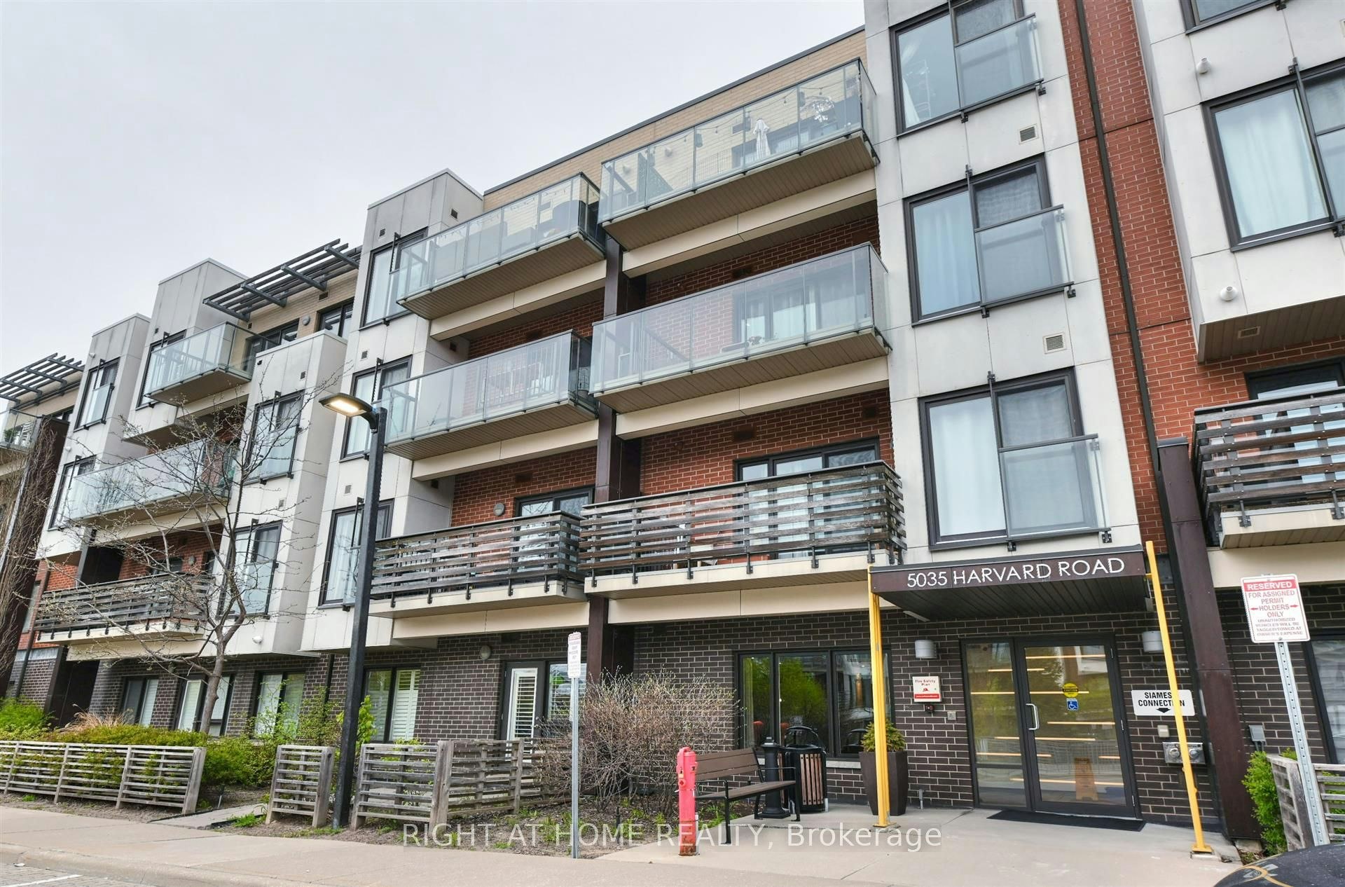 101-5035 Harvard Road, Mississauga, ON, L5M 0W7